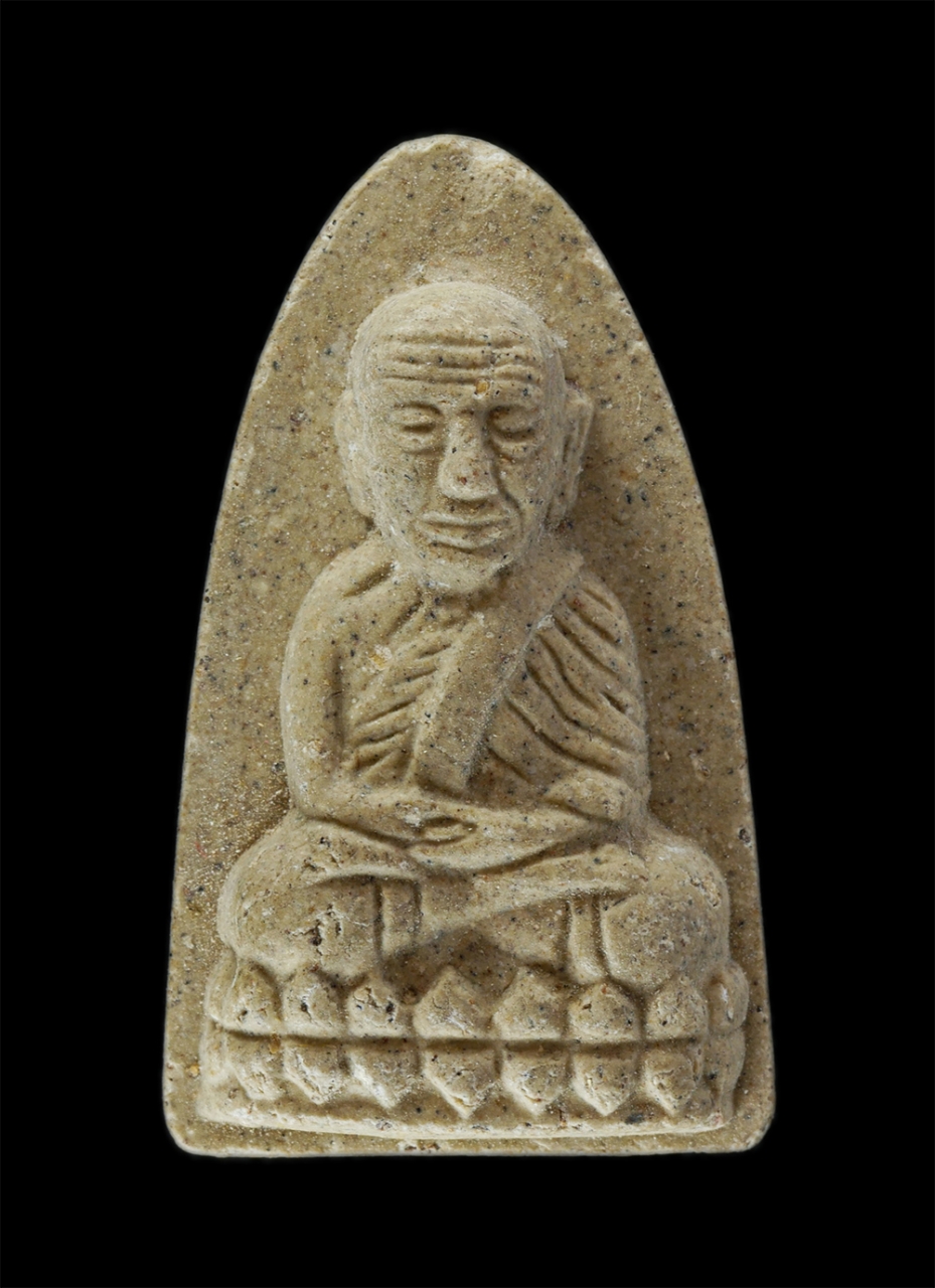 14Jul24 (97)p.jpg - พระผงหลวงปู่ทวด หลังพระถังซัมจั๋ง ครูบาครอง ขัตติโย วัดท่ามะเกว๋น อ.เถิน จ.ลำปาง เนื้อผงพุทธคุณ ผงว่าน อดีตพระเกจิอาจารย์ชื่อดังแห่งเมืองลำปาง มีความเ [..] | https://kamulet.in.th